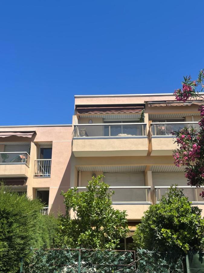 Appartement De Charme A 2 Min De La Plage Vallauris Exterior foto