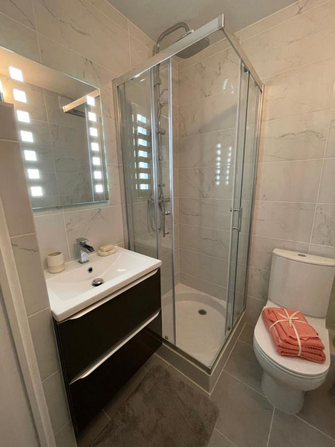 Appartement De Charme A 2 Min De La Plage Vallauris Exterior foto